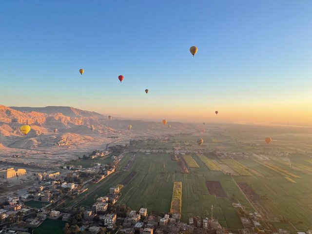 Luxor Tagesausflug mit Heißluftballonfahrt