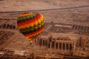 Luxor Tagesausflug mit Heißluftballonfahrt